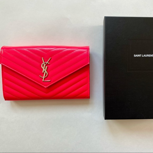 Yves Saint Laurent Wallet on Chain - Picture 1 of 11